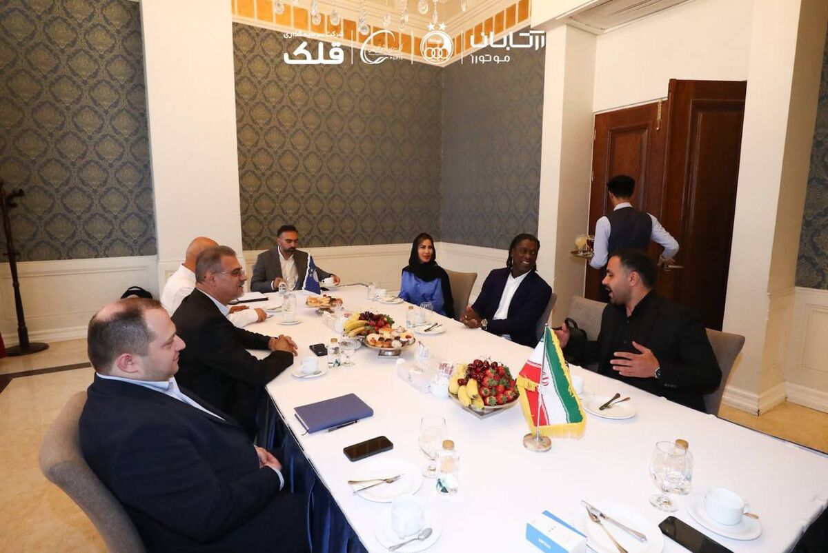 سیدورف با مدیران استقلال جلسه گذاشت
